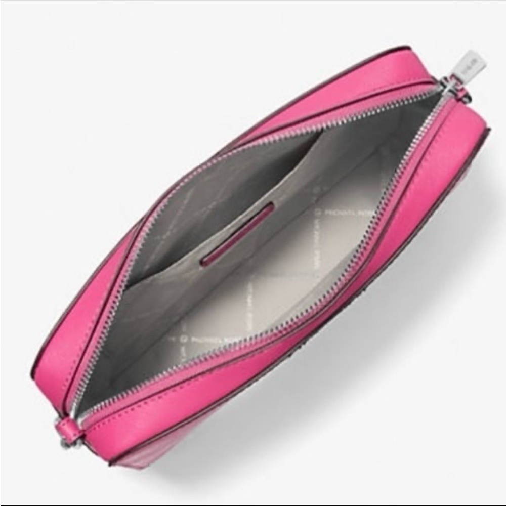 Michael Kors Jet Set EW Crossbody Bag
Dragonfruit - Picture 5 of 6